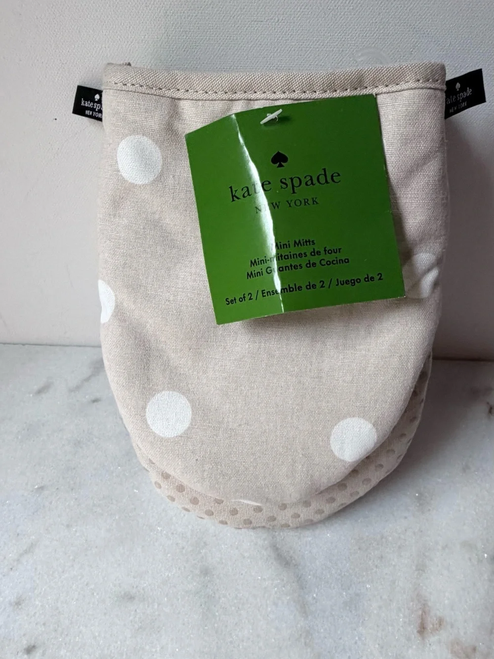 kate spade polka dot mini oven mitts - light beige and white